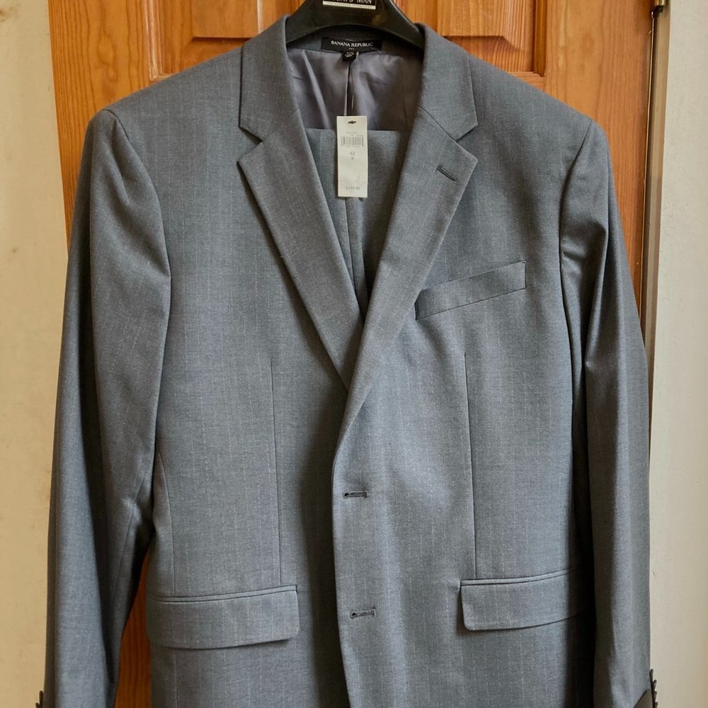Banana Republic 42R Gray Striped Suit (NWT)